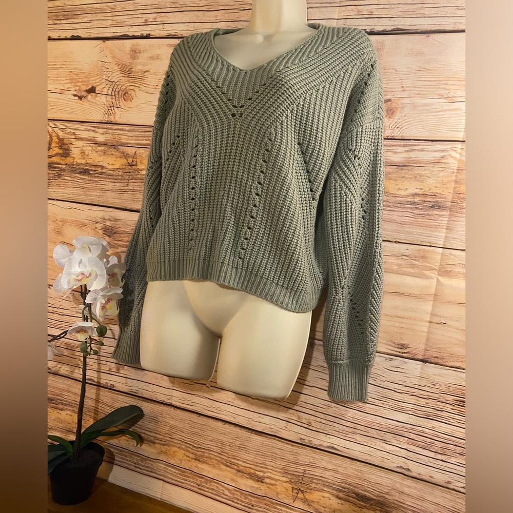 Moon & Madison Cropped Sweater